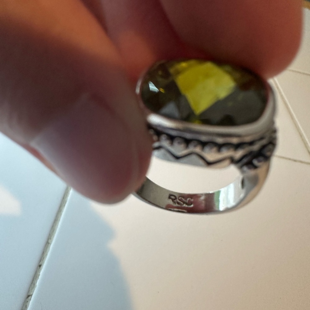 Green Gem Stone Ring 💚 - Picture 7 of 7
